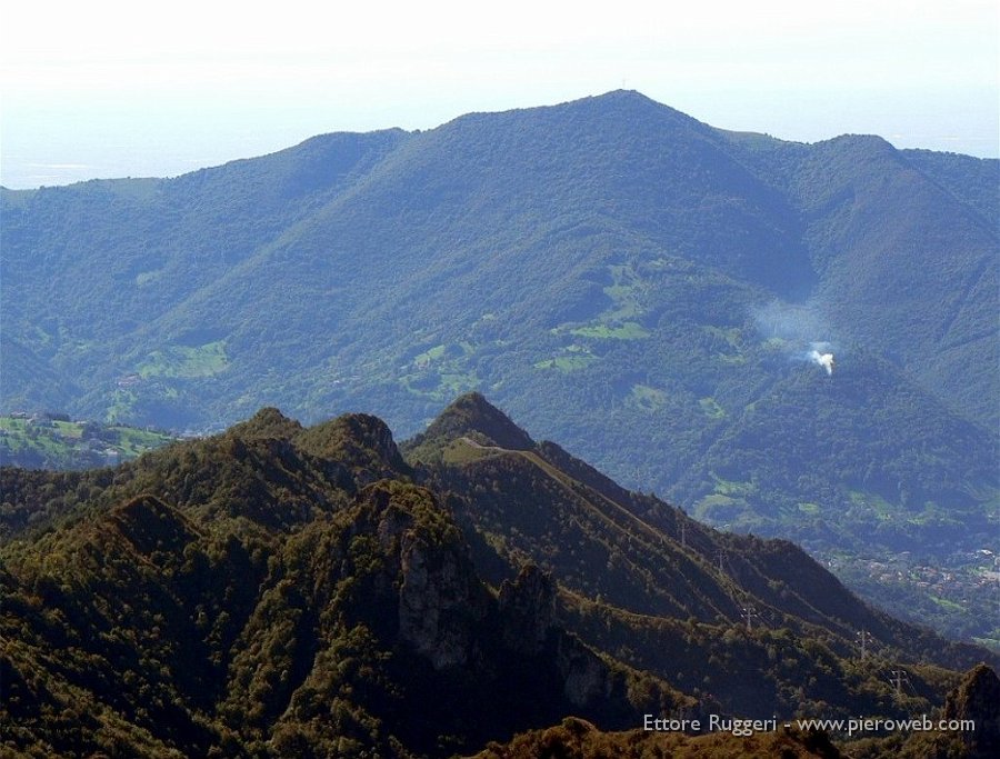 9 - il Canto Alto sullo sfondo.jpg